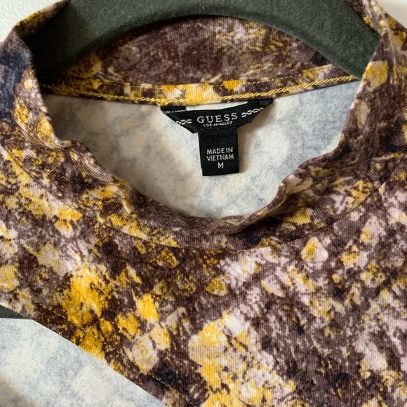 Guess long sleeve top. - Picture 3 of 5